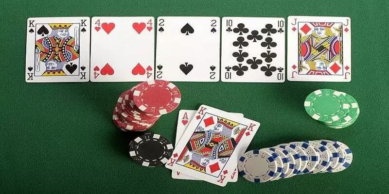 So sánh tiến lên miền nam Kwin68 với phiên bản truyền thống